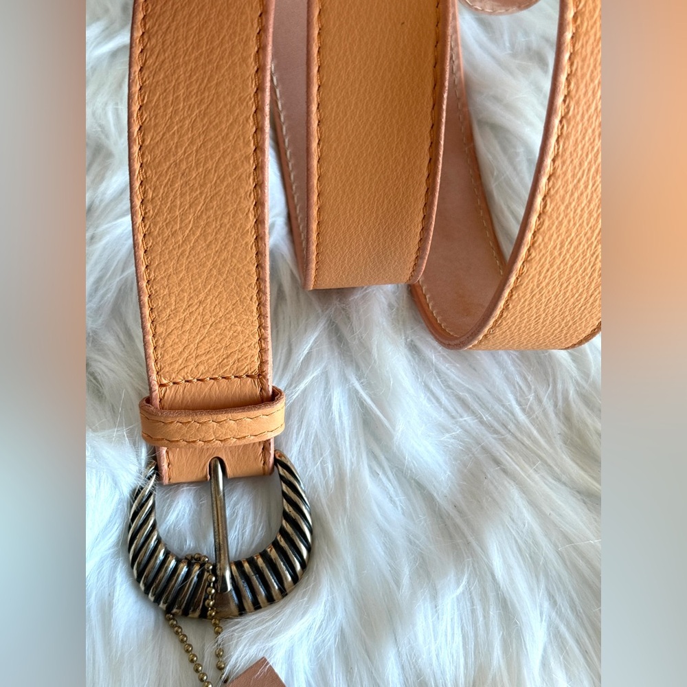 🇨🇦 Brave Leather Collection - Lisette - Picture 7 of 15